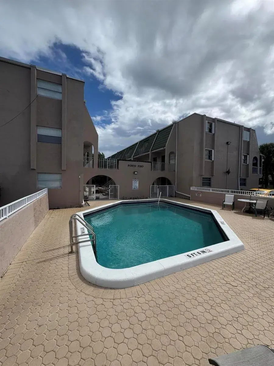 1 bedroom 1 bath Residential for sale at 1100 SE 4TH Avenue # 1, Deerfield Beach FL 33441
