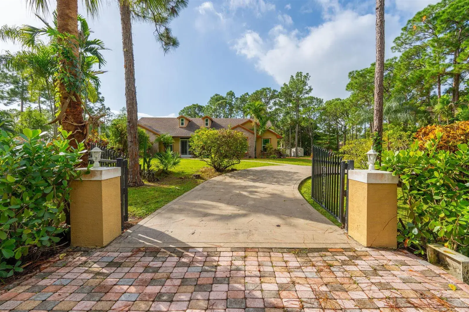3 bedroom 2 bath Residential for sale at 16824 79th Court N, Loxahatchee FL 33470