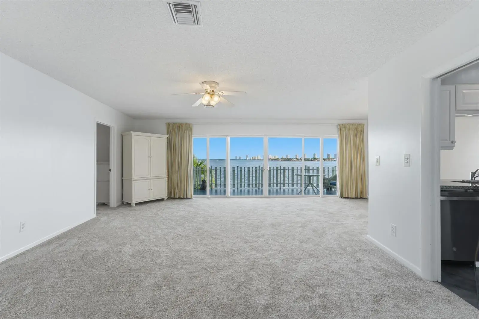 371 Wilma Circle # 4, Riviera Beach FL 33404