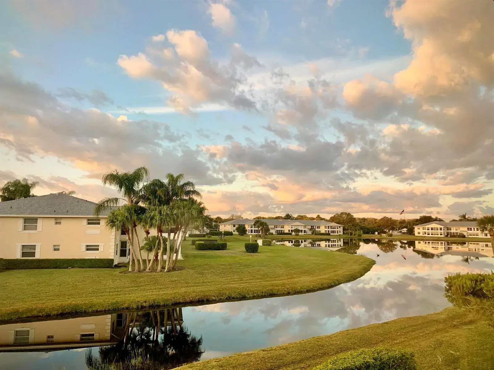 2 bedroom 2 bath Residential for sale at 375 N GROVE ISLE Circle, Vero Beach FL 32962