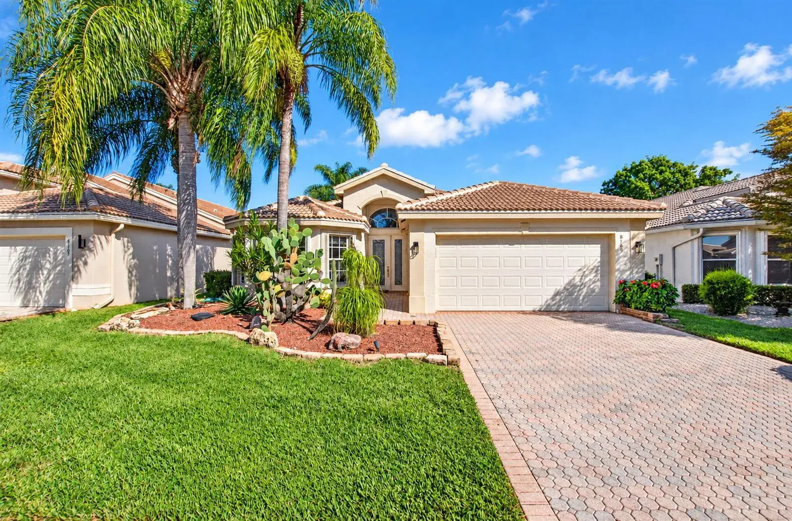 3 bedroom 2 bath Residential for sale at 8161 LA JOLLA VISTA Lane, Lake Worth FL 33467