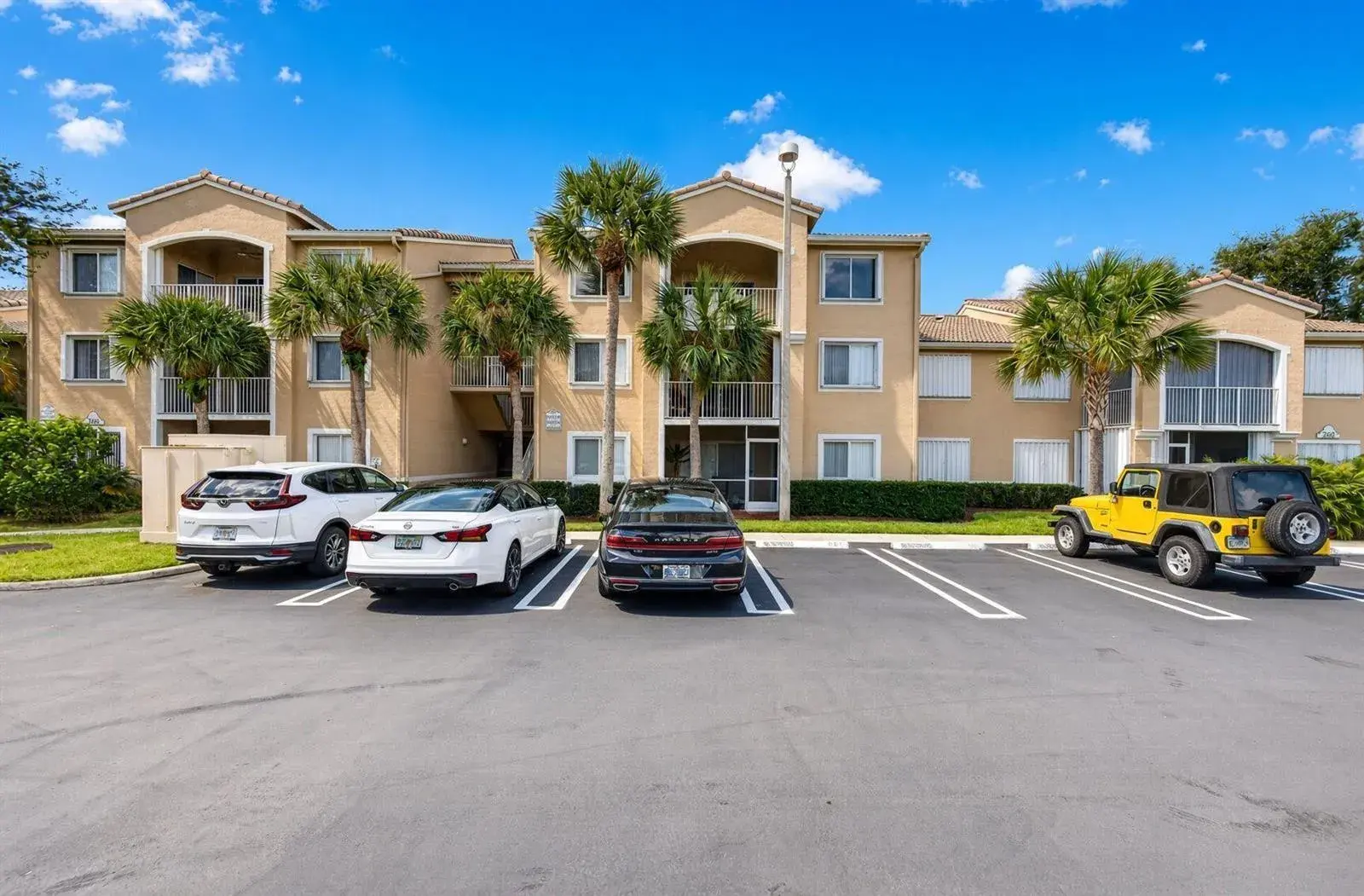 2 bedroom 2 bath Residential for sale at 260 VILLAGE Boulevard # 5305, Tequesta FL 33469