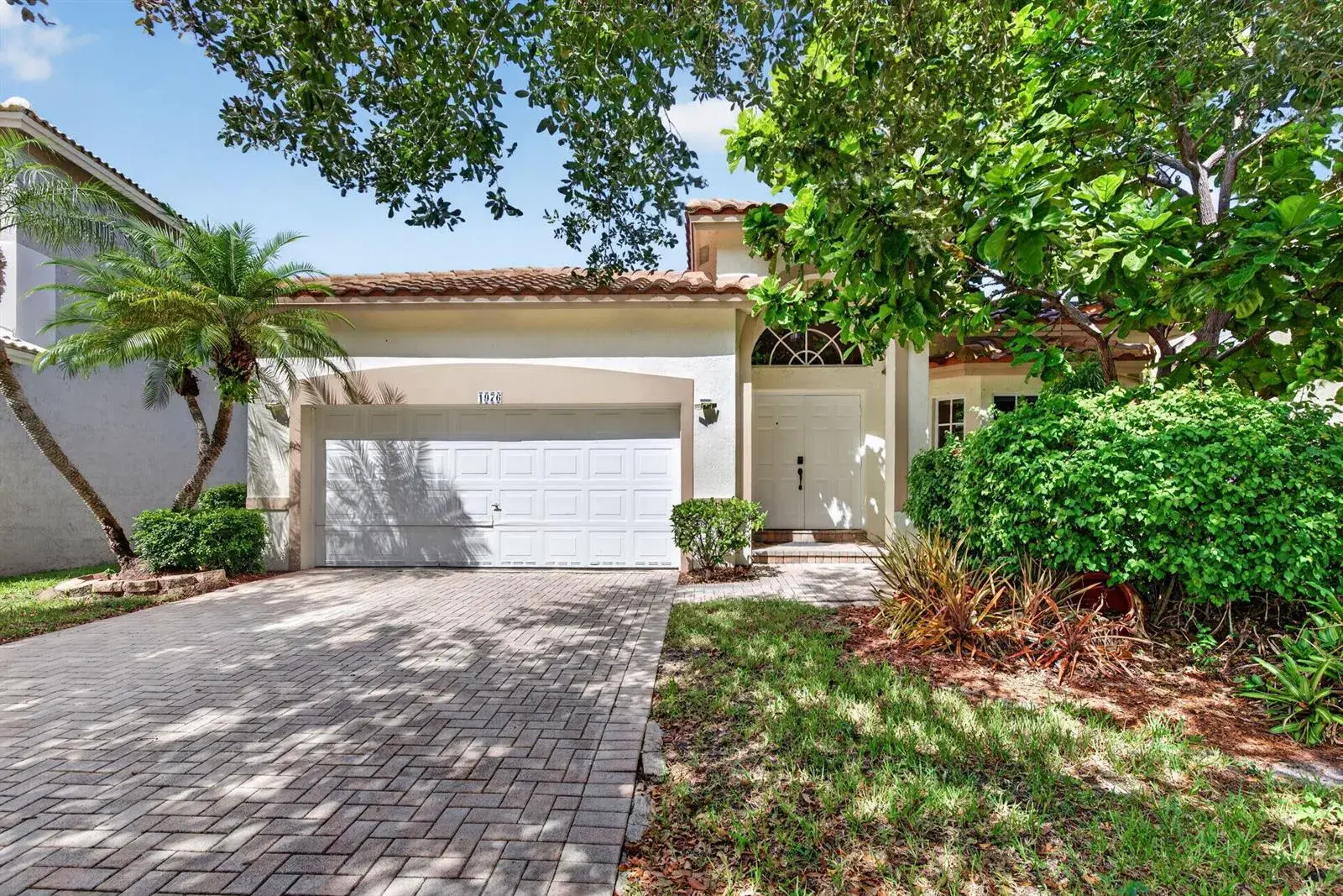 3 bedroom 2 bath Residential for sale at 1976 NW 169TH Avenue, Pembroke Pines FL 33028