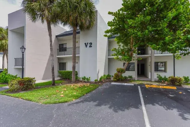 1 bedroom 1 bath for sale at 1605 US-1 # 103, Jupiter FL 33477