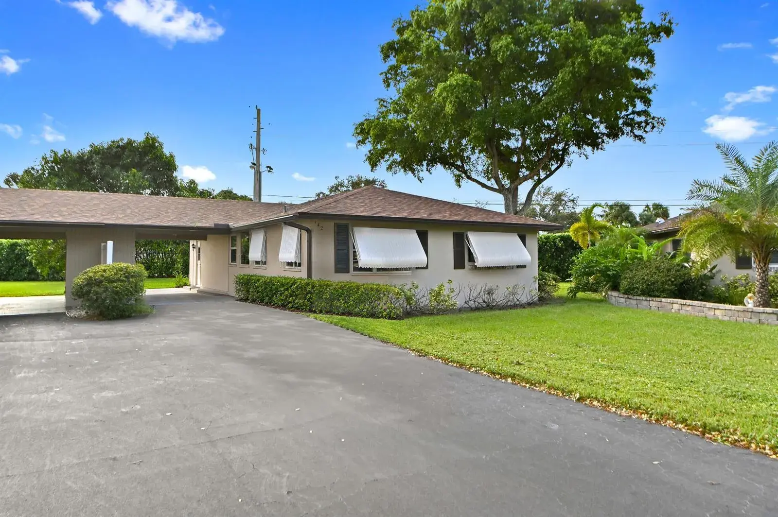 2 bedroom 2 bath Residential for sale at 142 Mockingbird Lane, Delray Beach FL 33445