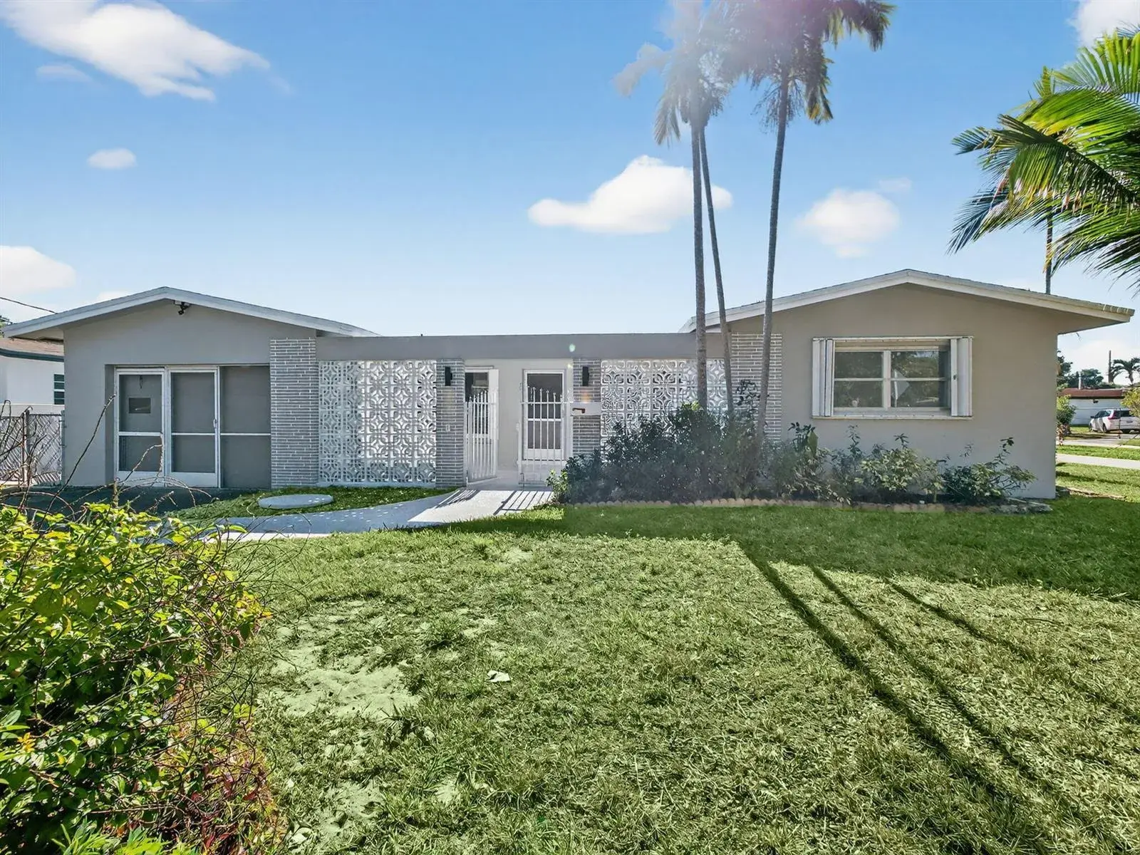 3 bedroom 2 bath for sale at 1940 NW 32nd Street, Oakland Park FL 33309