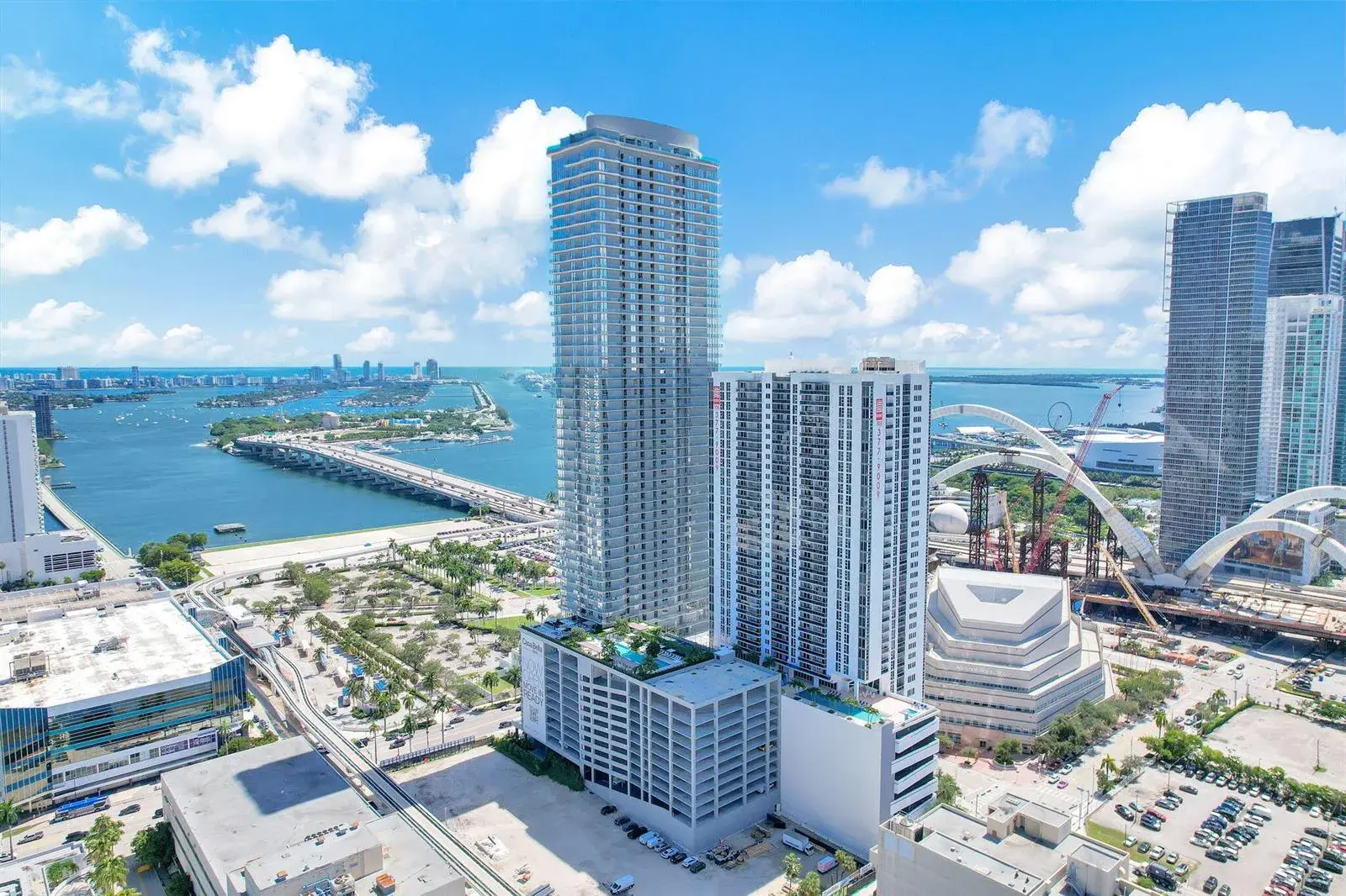 2 bedroom 2 bath Residential for sale at 1400 BISCAYNE Boulevard # 3406, Miami FL 33132