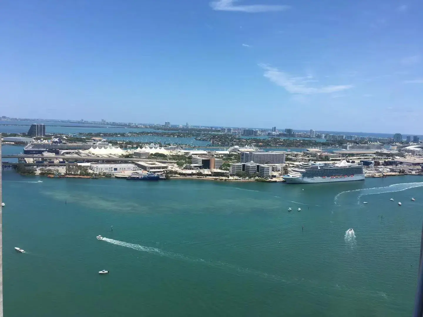 1 bedroom 1 bath Residential for sale at 335 S Biscayne Boulevard # 4004, Miami FL 33131