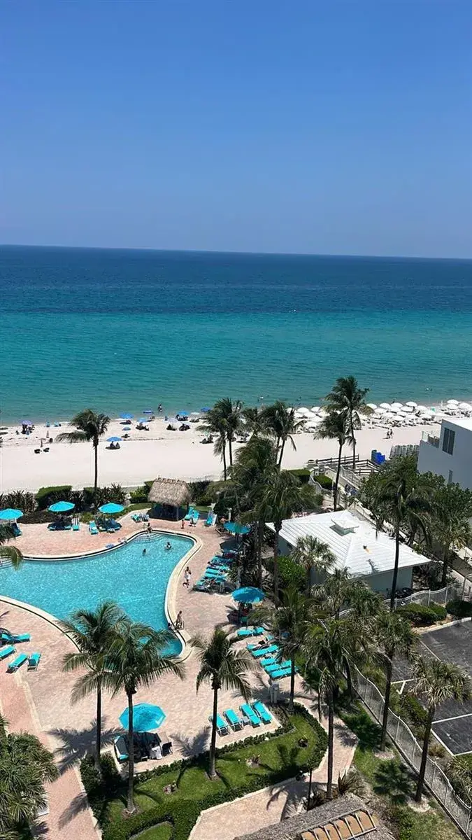 1 bedroom 1 bath Residential for sale at 3901 S Ocean Drive # 10j, Hollywood FL 33019