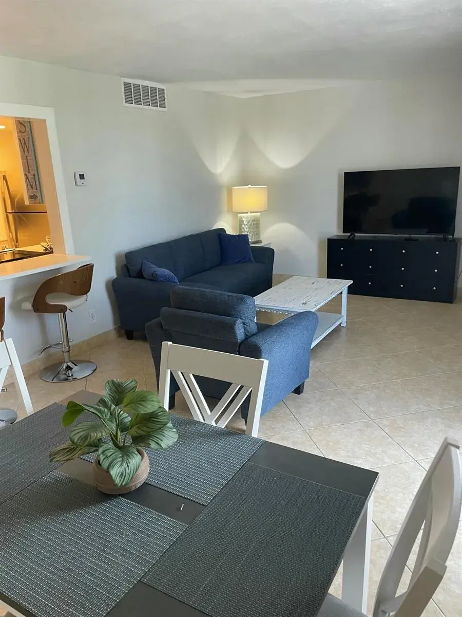 1731 SE 15th Street # 206, Fort Lauderdale FL 33316