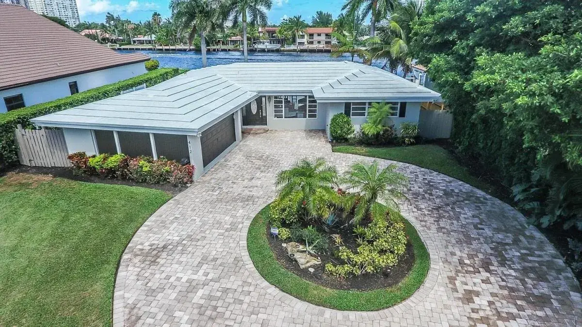 412 SE 28th Avenue, Pompano Beach FL 33062