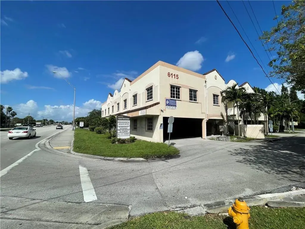 6115 Stirling Road # 215, Hollywood FL 33314