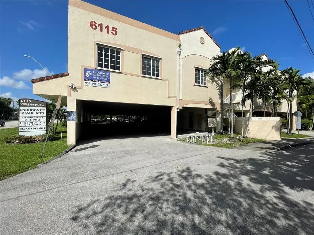 6115 Stirling Road # 215, Hollywood FL 33314