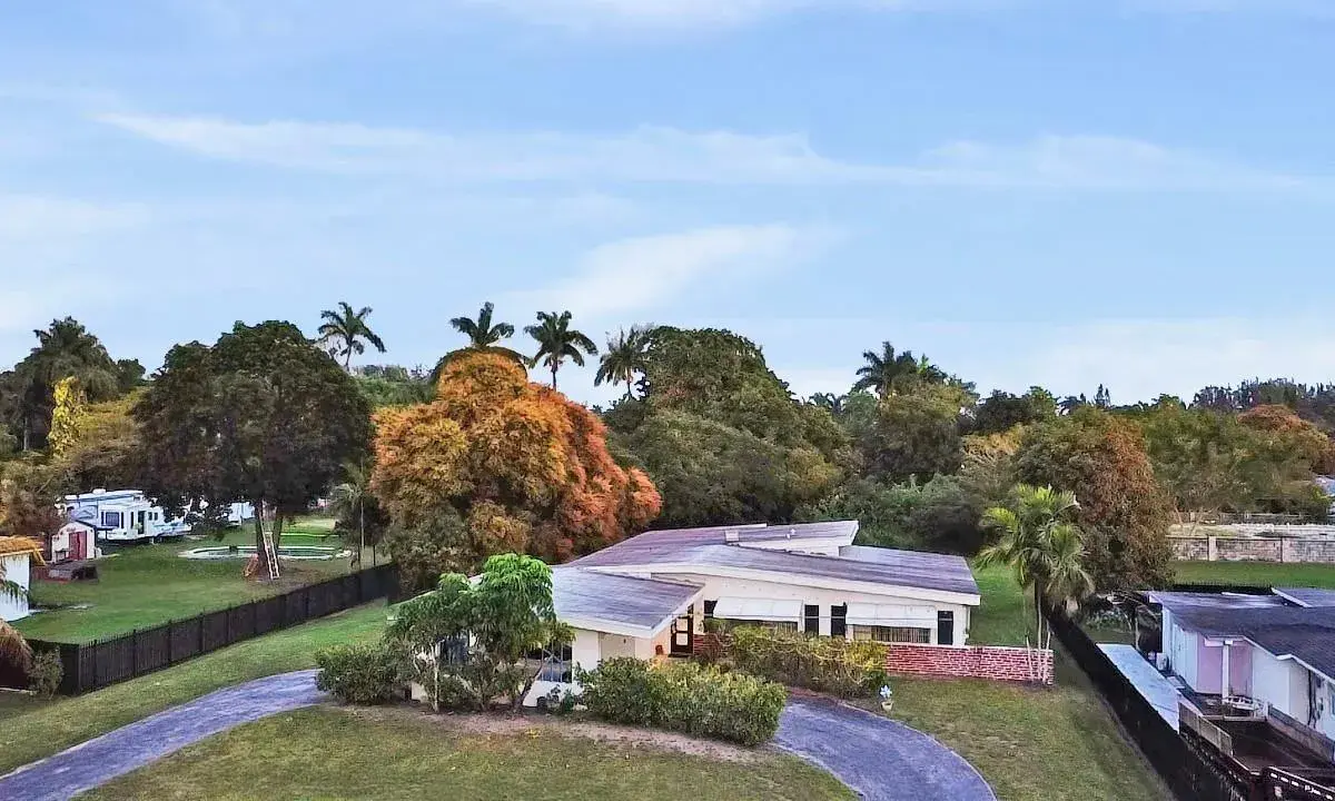 13945 N Miami Avenue, Miami FL 33168