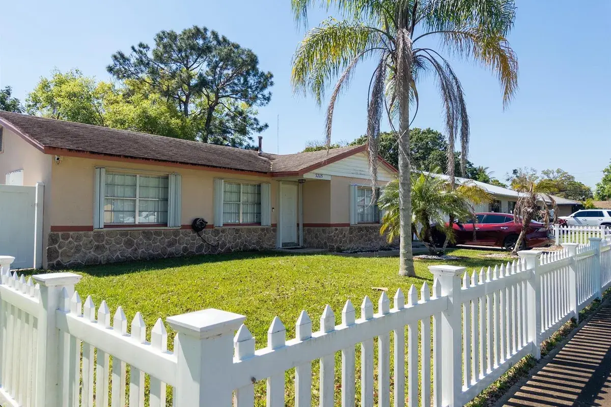 3205 Hibiscus, Fort Pierce FL 34947