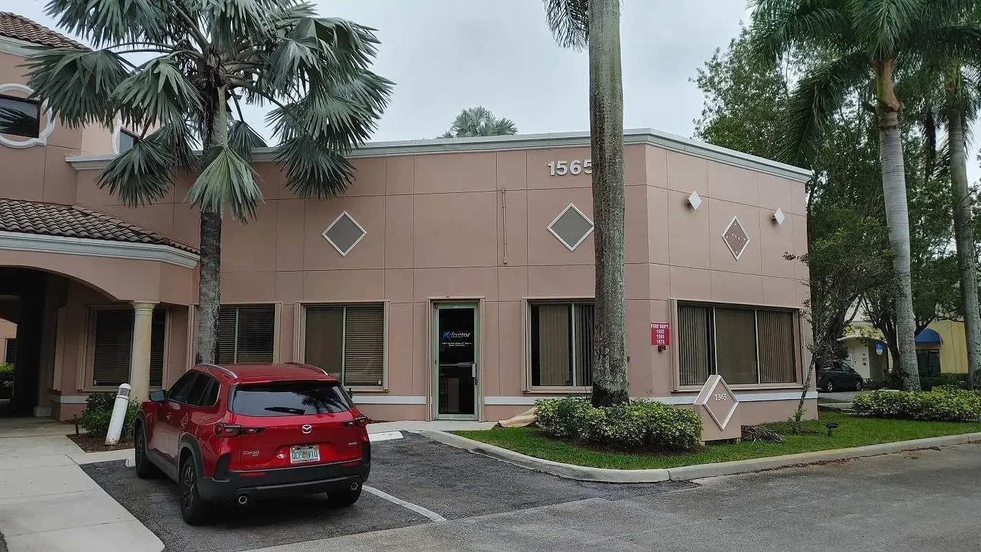 Commercial Sale for sale at 1565 N Park Drive # 104, Weston FL 33326