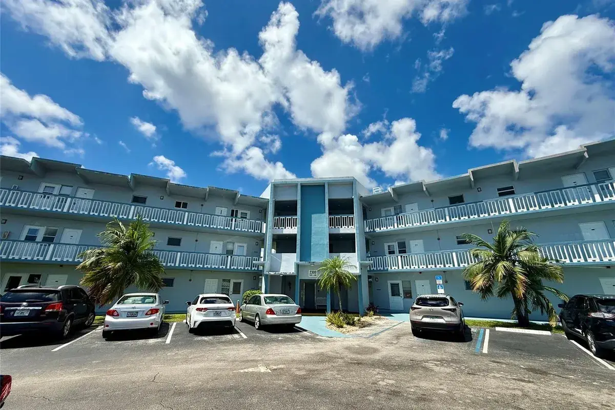 2300 Park Lane # 311, Hollywood FL 33021