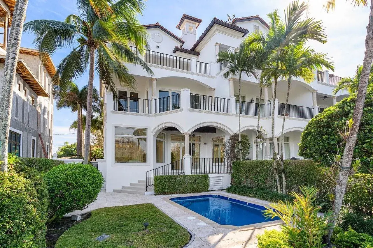 3 bedroom 3 bath Residential for sale at 549 NE 19th Avenue # C, Deerfield Beach FL 33441