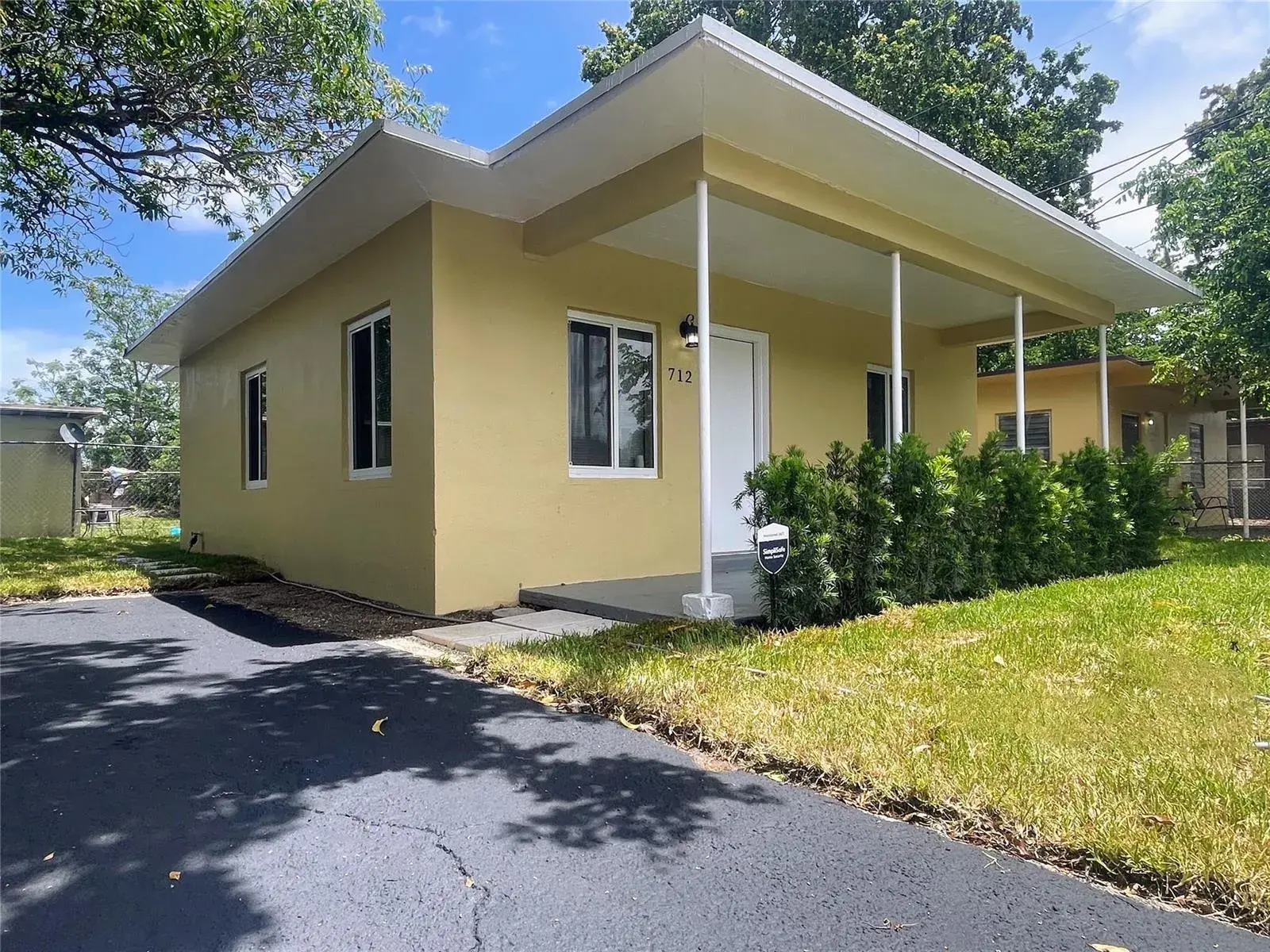 2 bedroom 1 bath Residential for sale at 712 NW 17th Avenue, Fort Lauderdale FL 33311