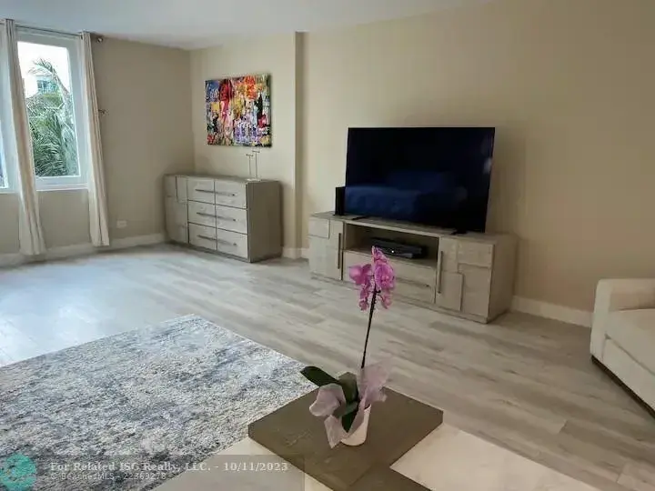 2301 Collins Avenue # 327, Miami Beach FL 33139