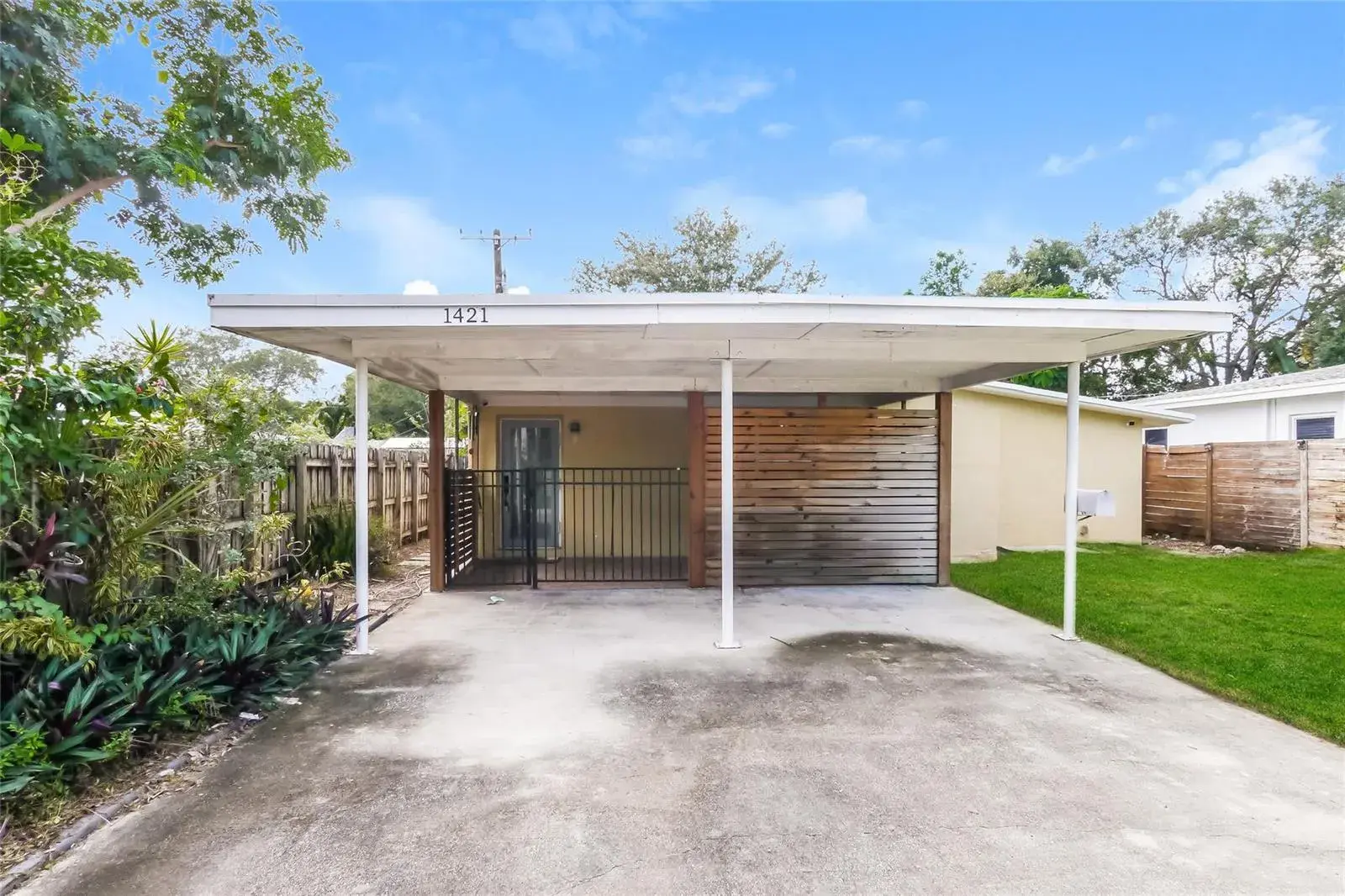 3 bedroom 2 bath Residential for sale at 1421 SW 23rd Avenue, Fort Lauderdale FL 33312