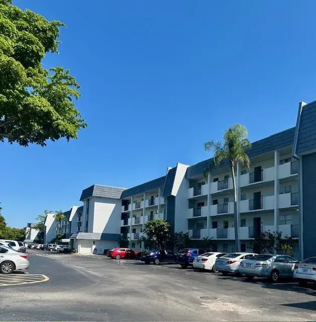 6080 NW 44th Street # 205, Lauderhill FL 33319