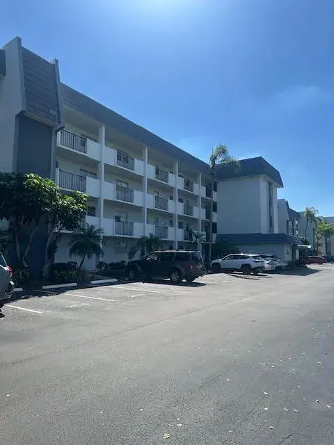 6080 NW 44th Street # 205, Lauderhill FL 33319