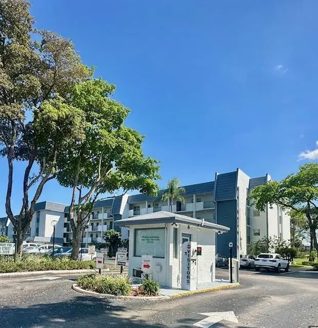 6080 NW 44th Street # 205, Lauderhill FL 33319