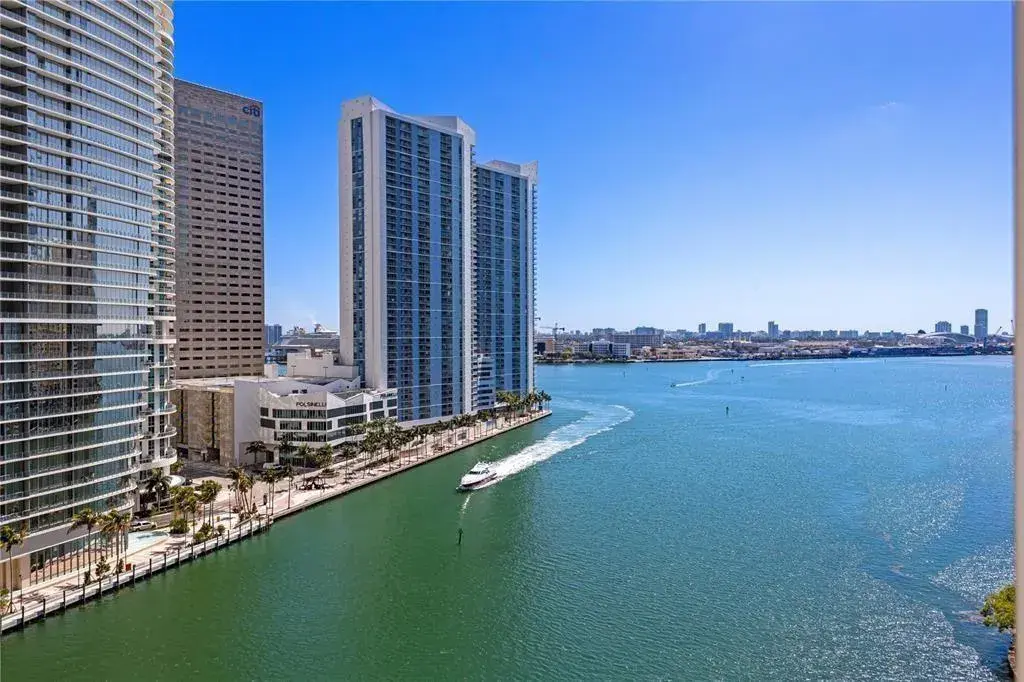 465 Brickell Avenue # 2706, Miami FL 33131