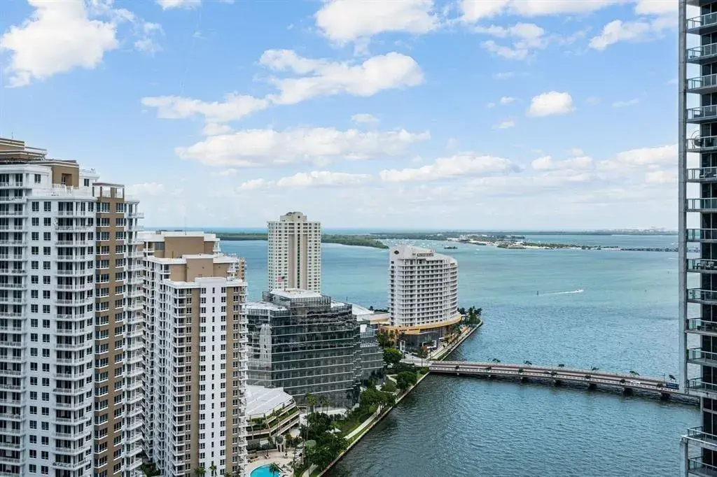465 Brickell Avenue # 2706, Miami FL 33131