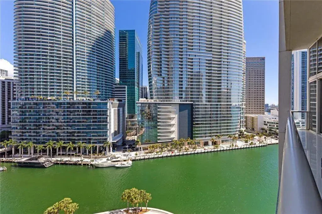 465 Brickell Avenue # 2706, Miami FL 33131