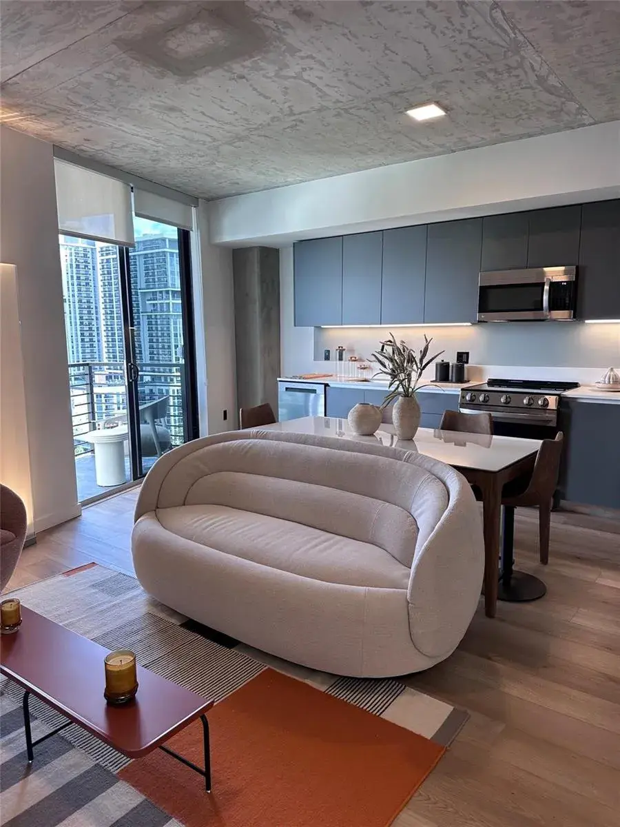1 bedroom 1 bath Residential Lease for rent at 307 SW 5th Street, Fort Lauderdale FL 33315