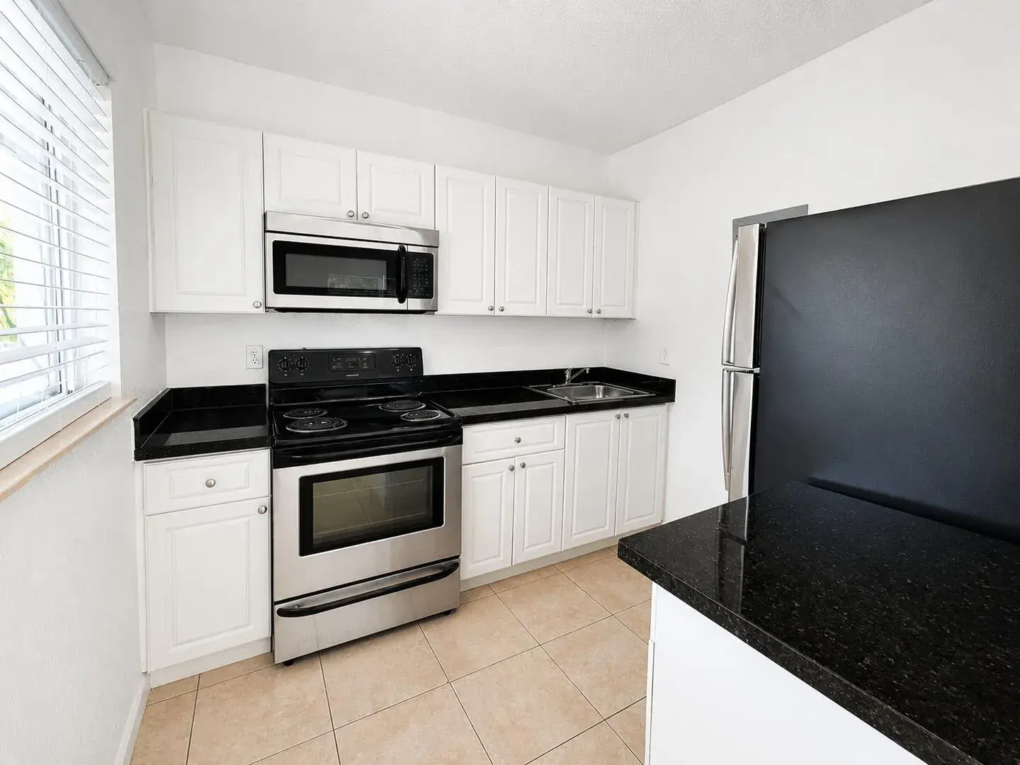 2 bedroom 1 bath Residential Lease for rent at 701 SW 14th Avenue # 8, Fort Lauderdale FL 33312