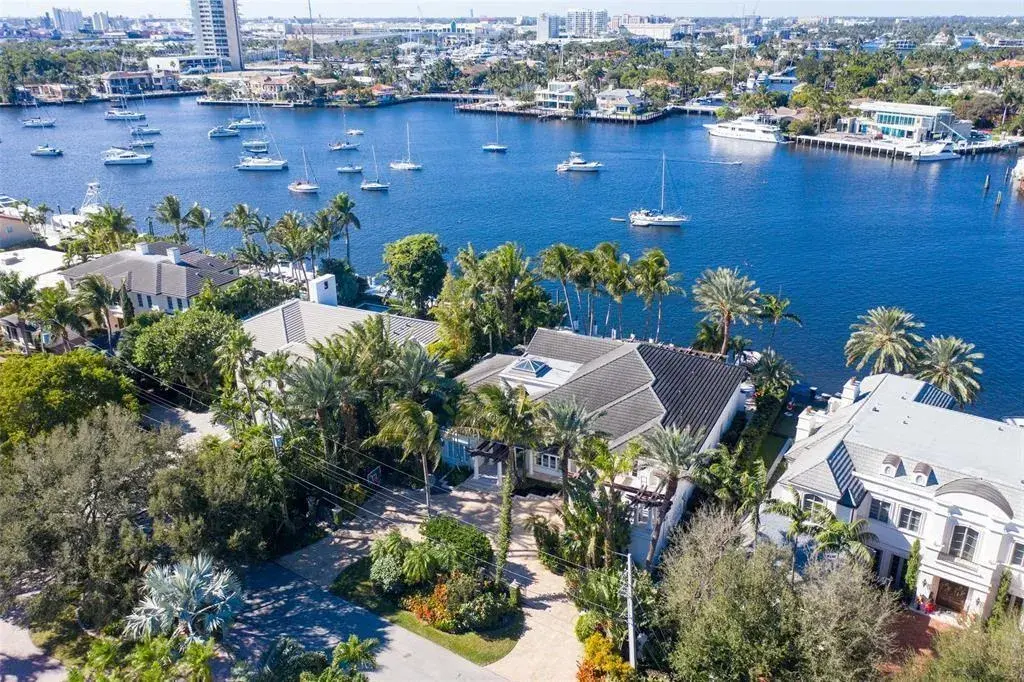 1313 E Lake Drive, Fort Lauderdale FL 33316