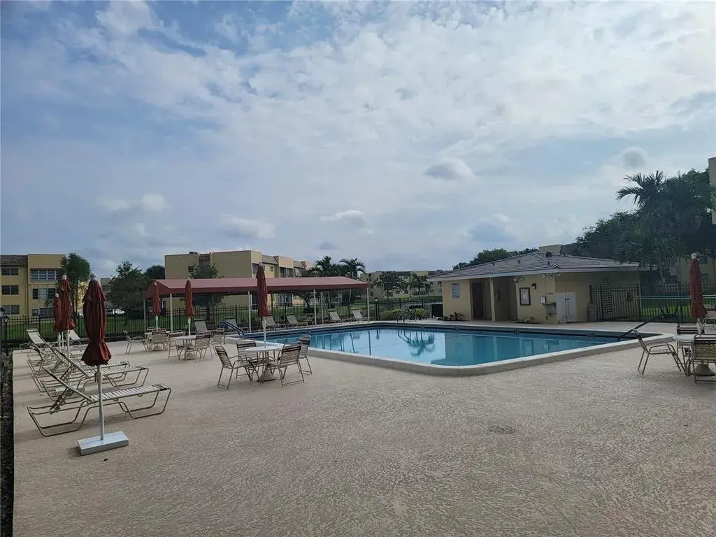 6000 NW 64th Avenue # 205, Tamarac FL 33319