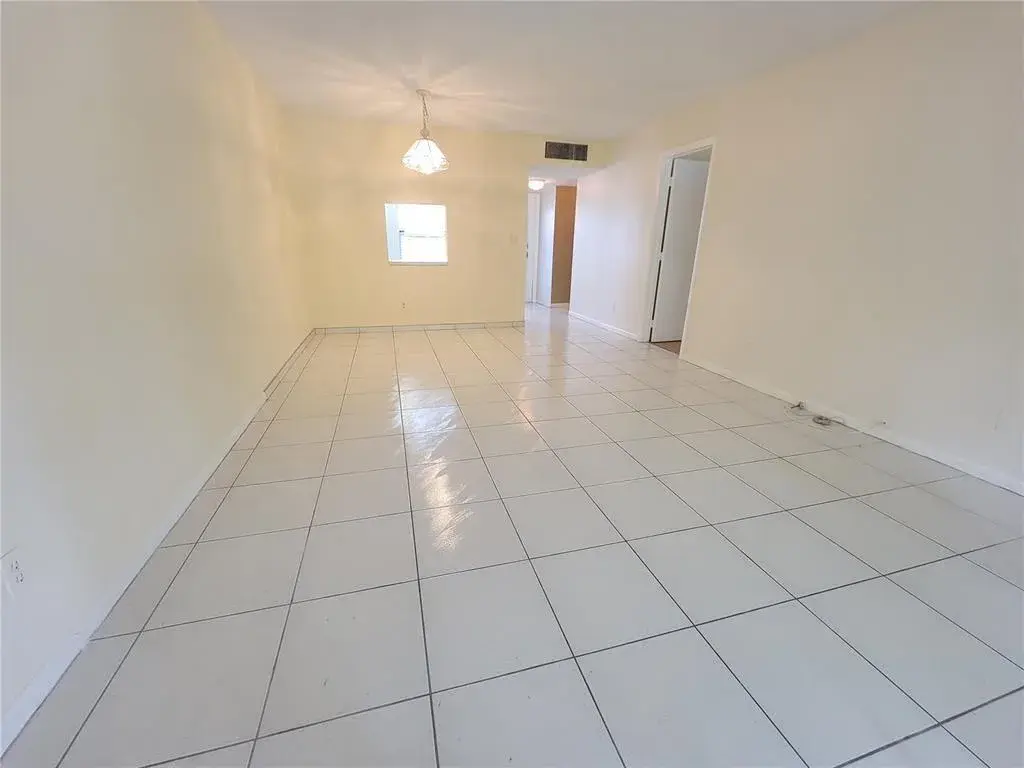 6000 NW 64th Avenue # 205, Tamarac FL 33319