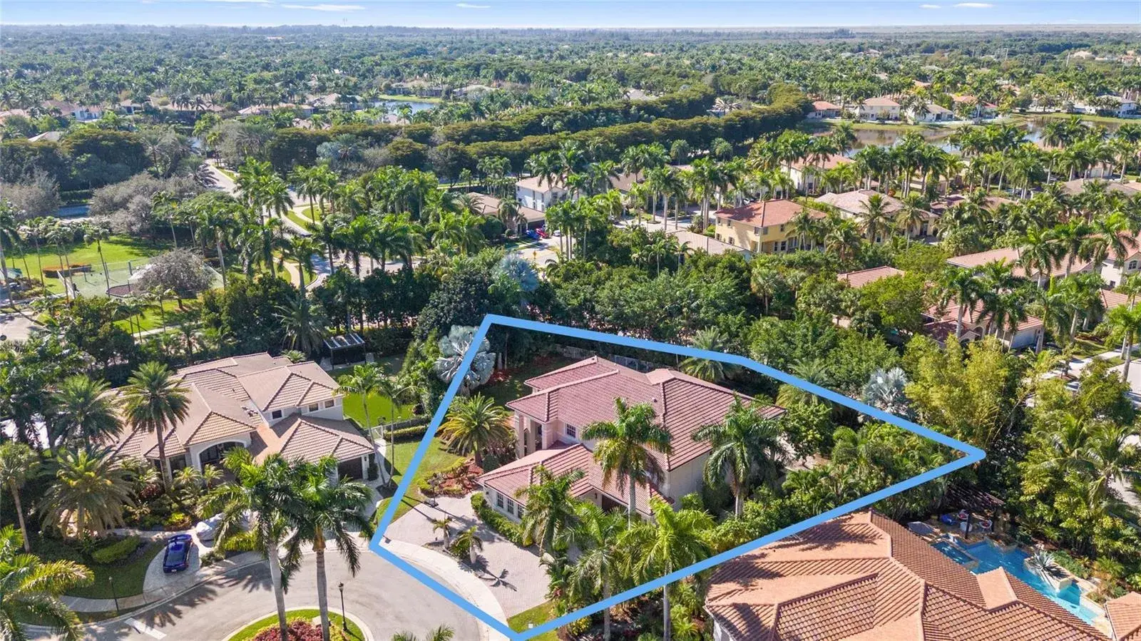 6 bedroom 5 bath Residential for sale at 1585 Victoria Isle Way, Weston FL 33327