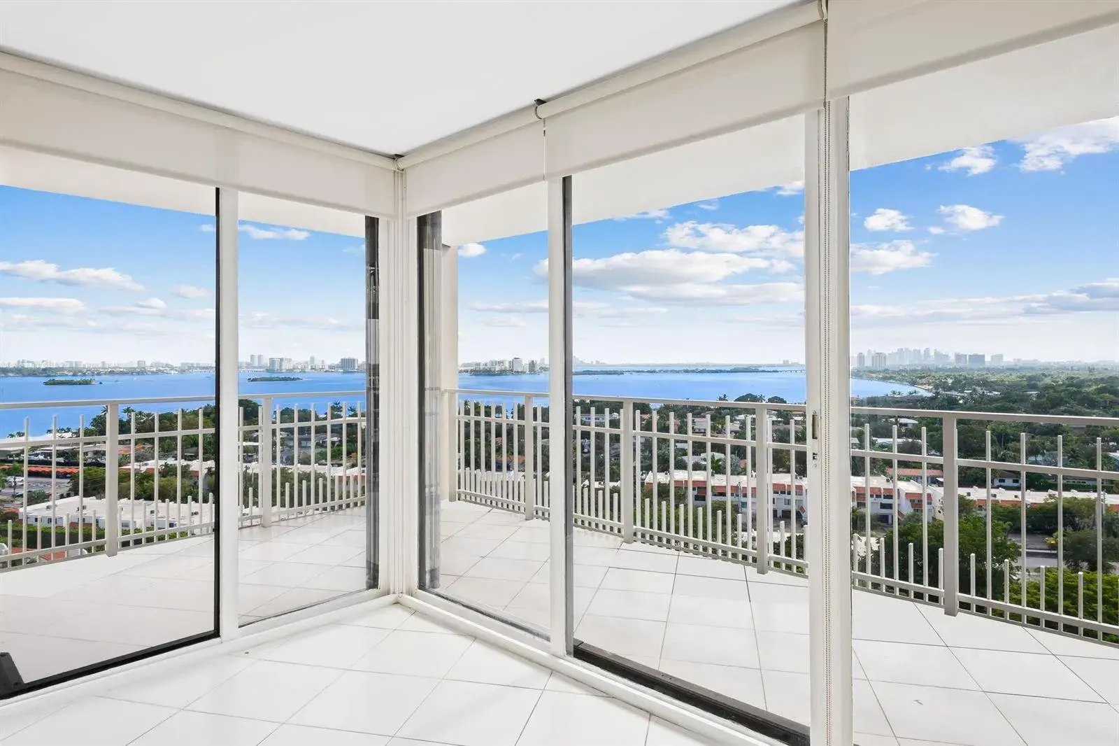 1000 Quayside Terrace # 1606, Miami FL 33138