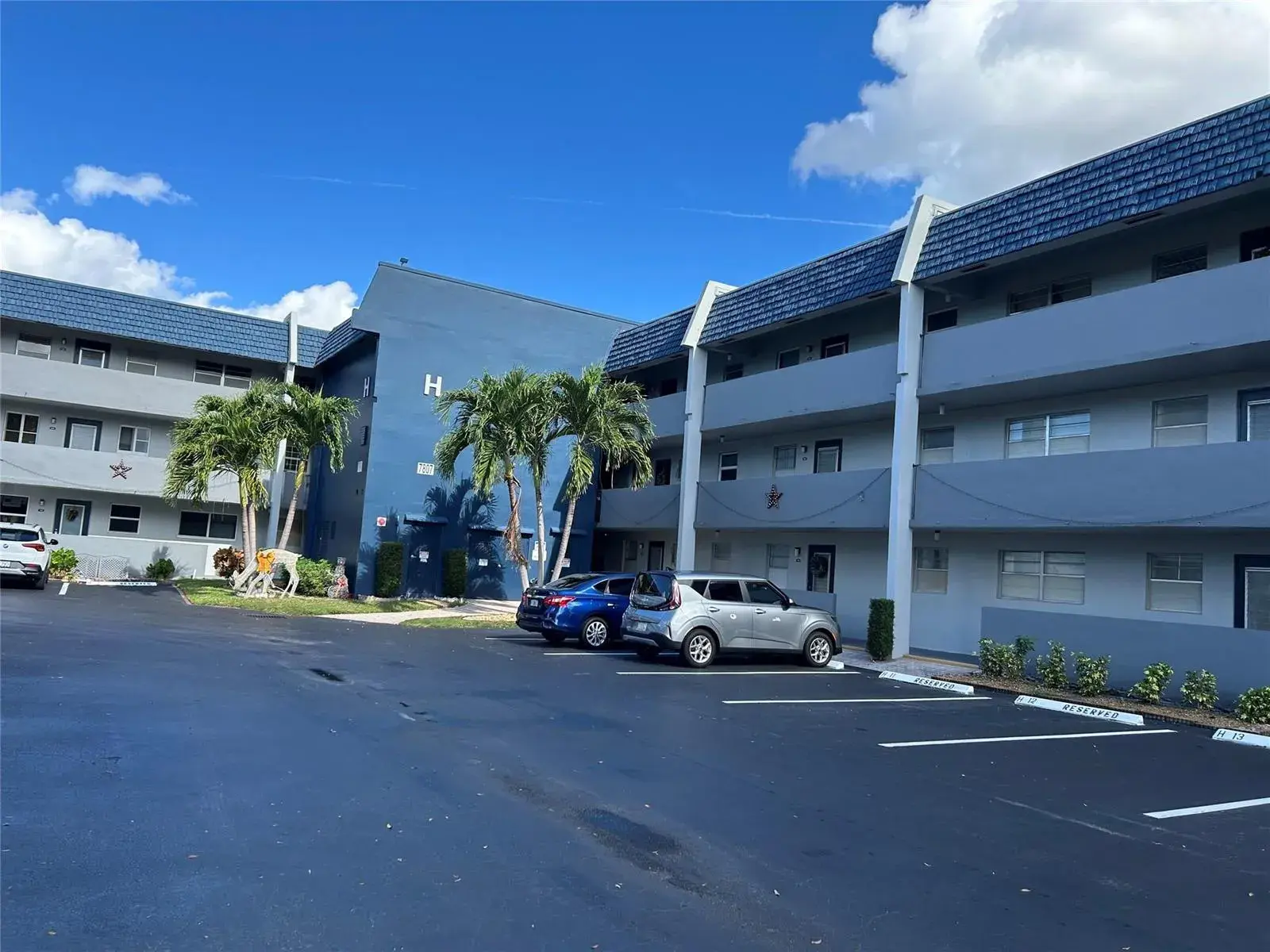 1 bedroom 1 bath Residential Lease for rent at 7807 Golf Circle Drive # 205, Margate FL 33063
