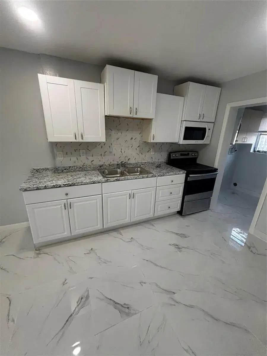 268 NE 41st Street, Oakland Park FL 33334