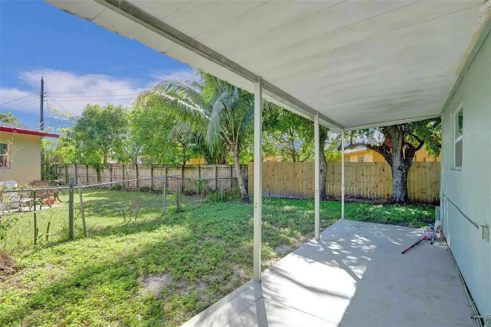 268 NE 41st Street, Oakland Park FL 33334