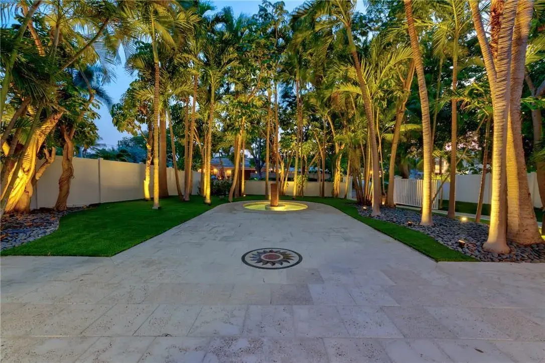 1800 SE Admirals Way, Fort Lauderdale FL 33316