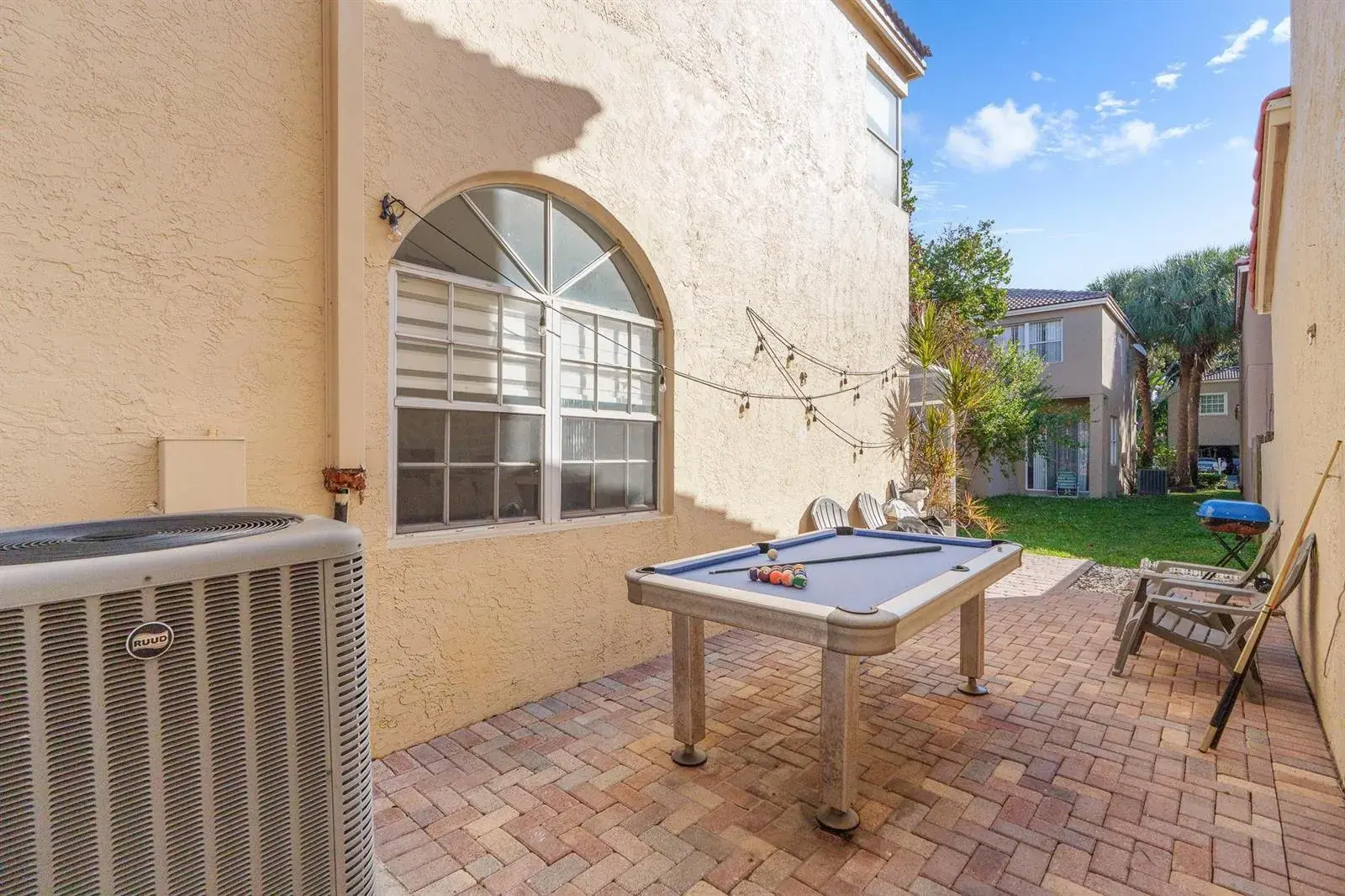 527 NW 87th Lane, Coral Springs FL 33071
