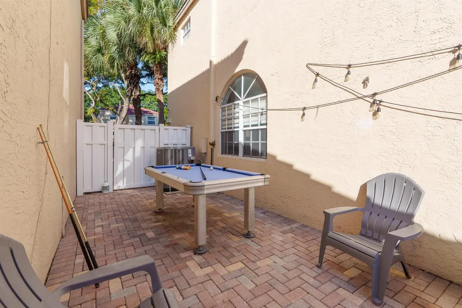 527 NW 87th Lane, Coral Springs FL 33071