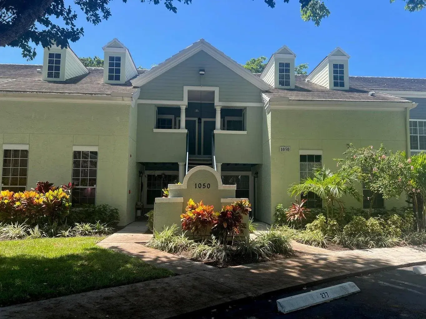 1 bedroom 1 bath Residential for sale at 1050 Crystal Way # D, Delray Beach FL 33444