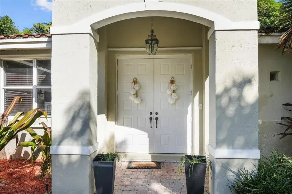 8209 SW 173rd Terrace, Palmetto Bay FL 33157