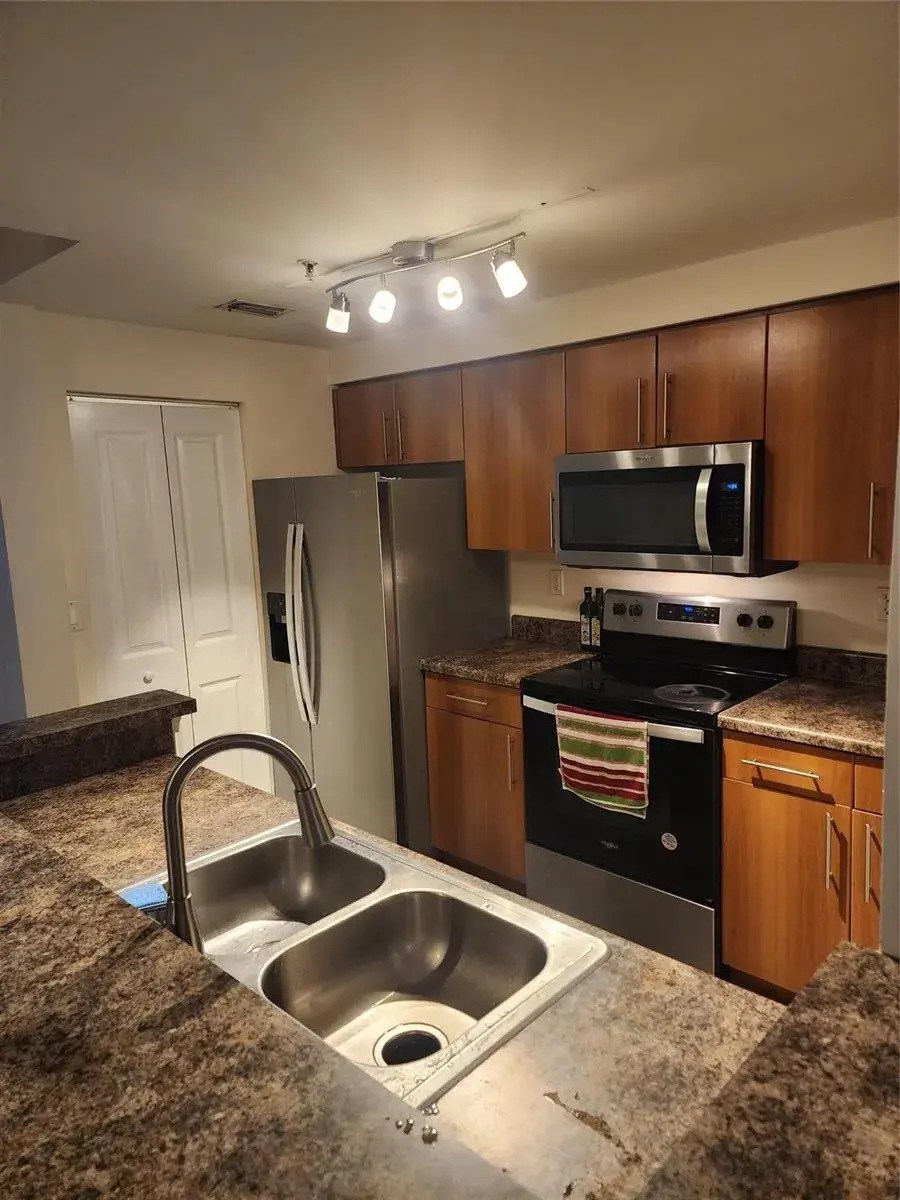 3 bedroom 2 bath Residential Lease for rent at 5880 W Sample Road # 206, Coral Springs FL 33067