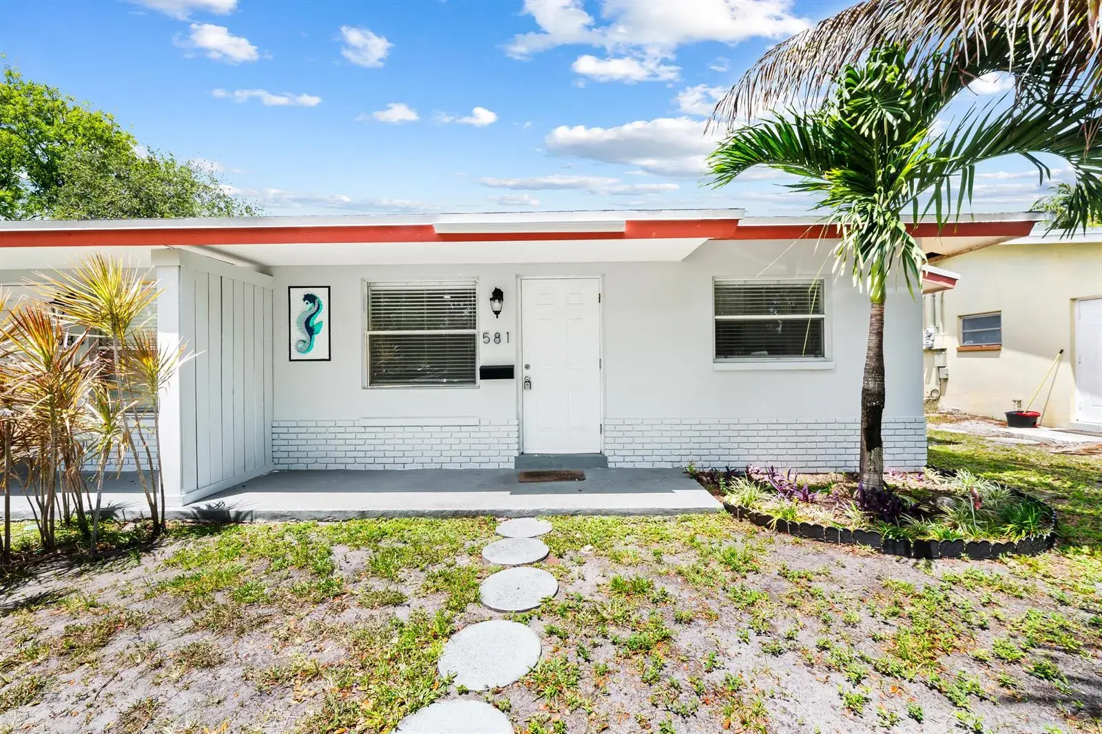 1 bedroom 1 bath Residential Lease for rent at 581 NW 17th Place, Fort Lauderdale FL 33311
