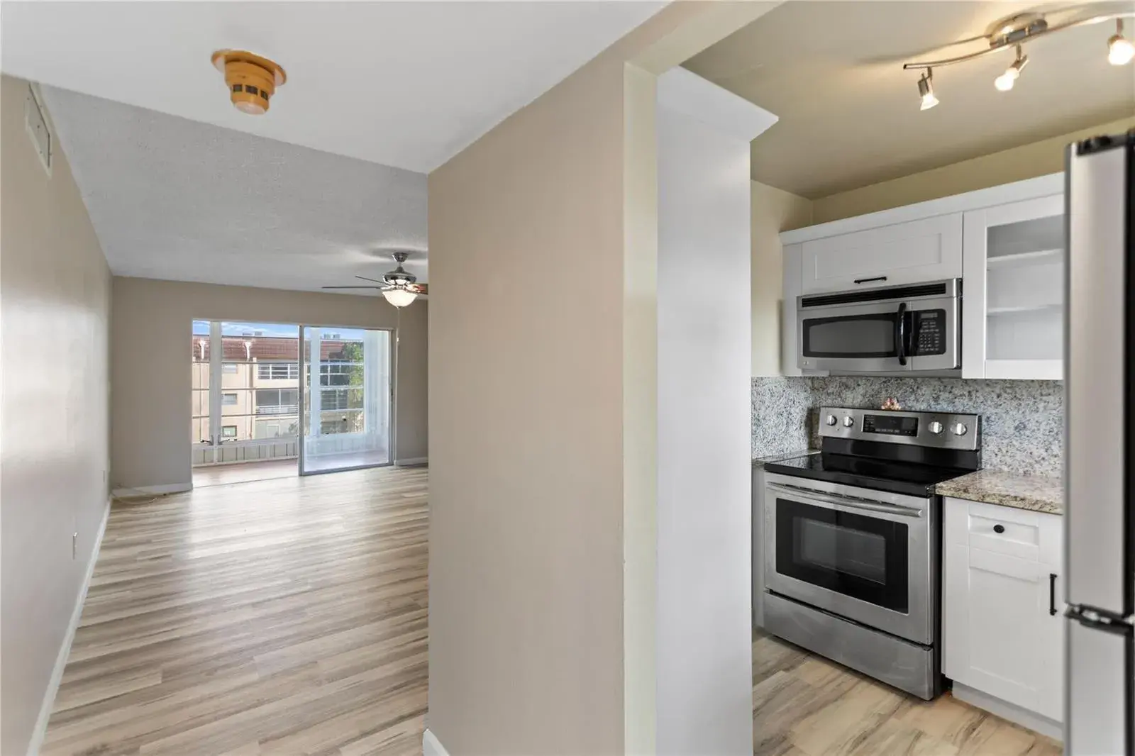 1 bedroom 1 bath Residential for sale at 2720 N Pine Island Road # 307, Sunrise FL 33322