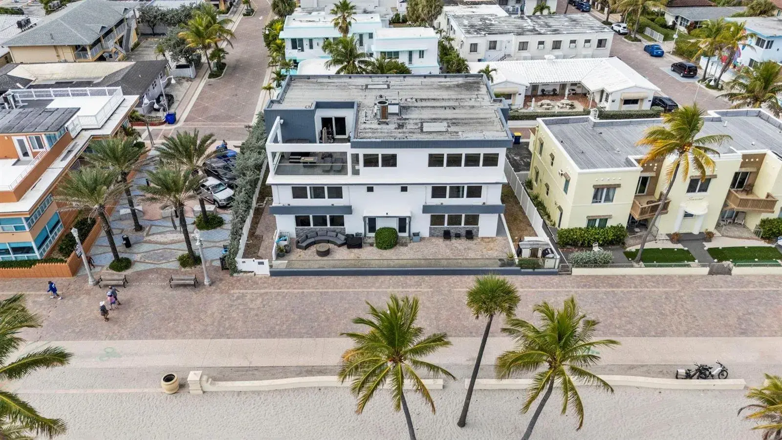 2203 N Surf Road, Hollywood FL 33019